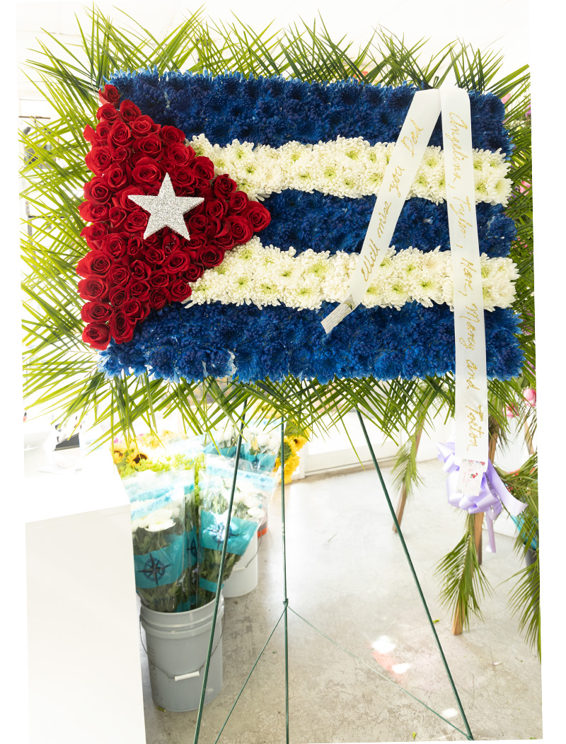 Cuban Flag Wreath 24×36″ Funeral Flowers Shop