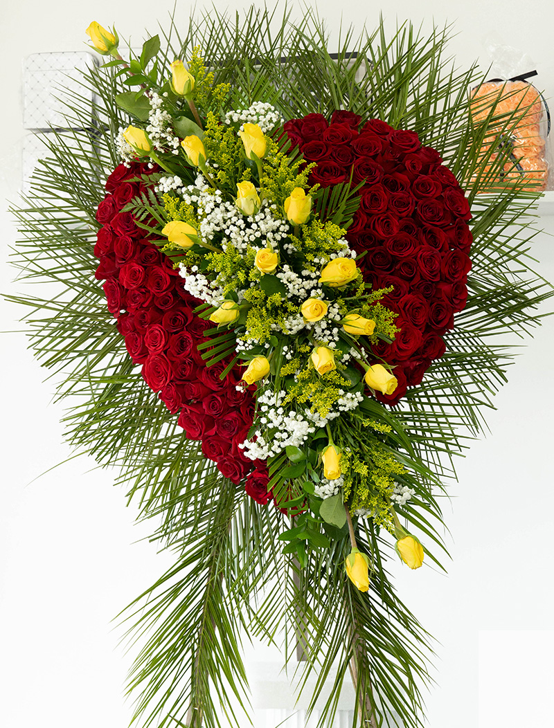 Arreglo de Flores con Rosas para Funeral.