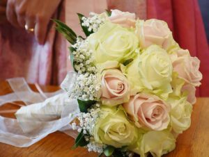 ¿Qué flores son las más populares para los ramos de novia?
